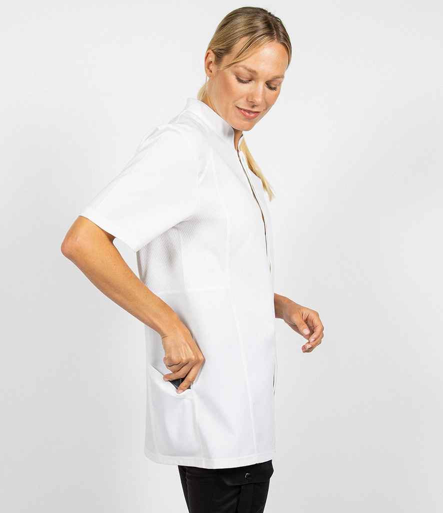 LE013 White Model
